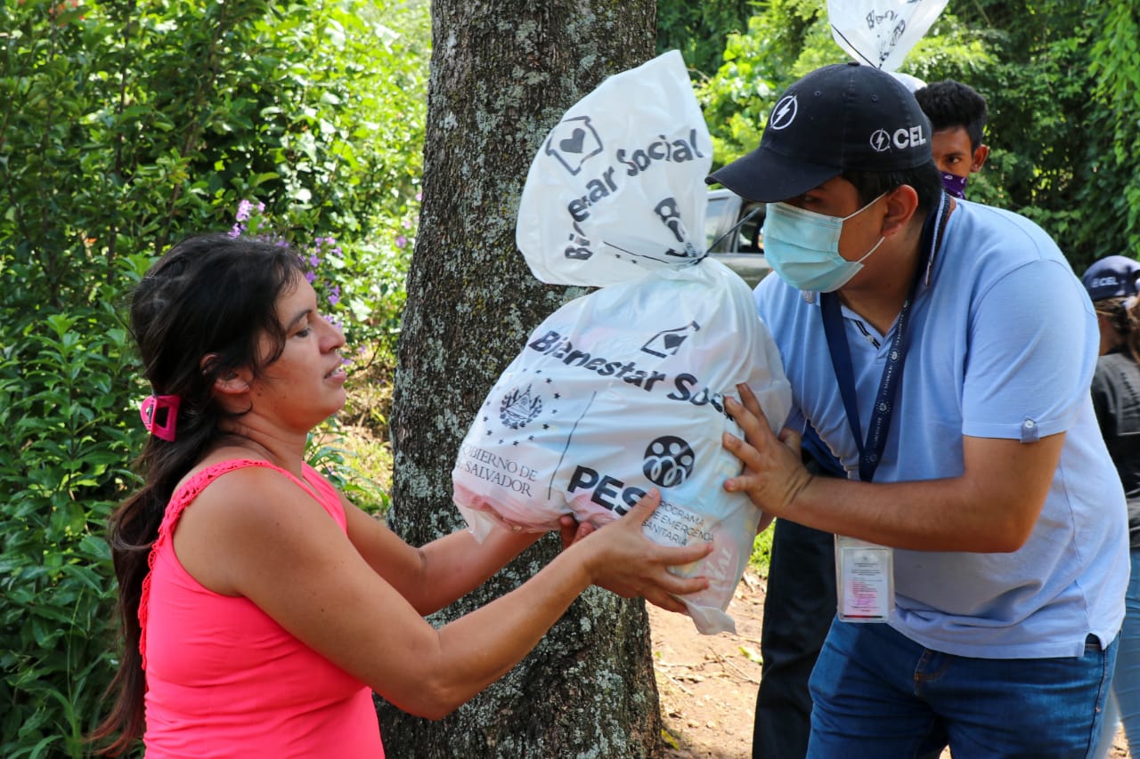 Gobierno entrega segundo paquete alimentario a familias de Ciudad Arce gobierno-entrega-segundo-paquete-alimentario-a-familias-de-ciudad-arce